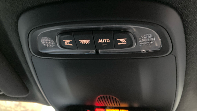 Volvo Xc40 2.0 D3 R DESIGN 5dr AWD Geartronic Diesel Estate